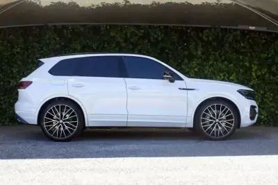 Volkswagen Touareg 2021 - 59900 EUR, 55000 km - AUTO.MOTO.pt - 55000km - foto 6 de 32