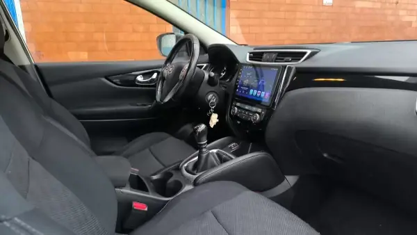 Nissan Qashqai 2015 - 11500 EUR, 190000 km - AUTO.MOTO.pt - 190000km - foto 6 de 21