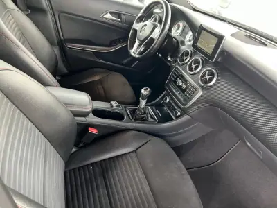 Mercedes-Benz A 160 2015 - 16500 EUR, 192000 km - AUTO.MOTO.pt - 192000km - foto 8 de 11