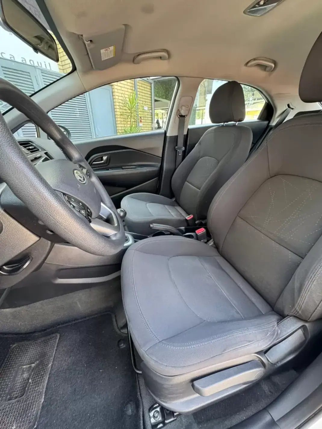 Kia Rio 2011 - 7400 EUR, 155000 km - AUTO.MOTO.pt - 155000km - foto 9 de 11