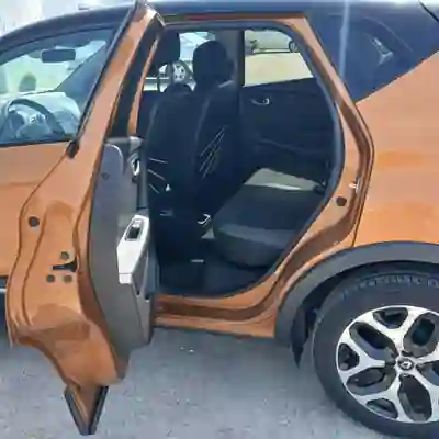 Renault Captur 2019 - 13900 EUR, 105986 km - 105986km - foto 4 de 4