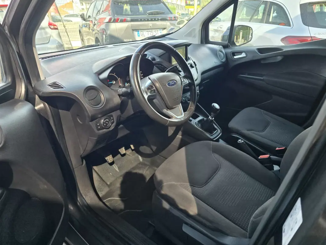 Ford Transit Connect 2019 - 12900 EUR, 111500 km - AUTO.MOTO.pt - 111500km - foto 7 de 12