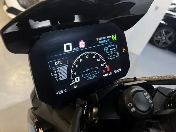 BMW M 1000 R 2023 - 26490 EUR, 10000 km - AUTO.MOTO.pt - 10000km - foto 53 de 60