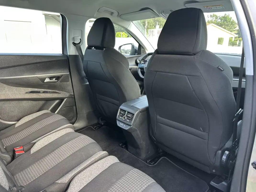 Peugeot 5008 2017 - 14900 EUR, 200000 km - 200000km - foto 59 de 63
