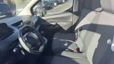 Peugeot Partner 1.6 BluHdi Pro 2019 - 12490 EUR, 144000 km - AUTO.MOTO.pt - 144000km - foto 19 de 19