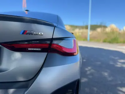 BMW i4 2023 — foto 5 de 14