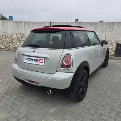 MINI 3 Portas 2011 - 11850 EUR, 158400 km - AUTO.MOTO.pt - 158400km - foto 4 de 24