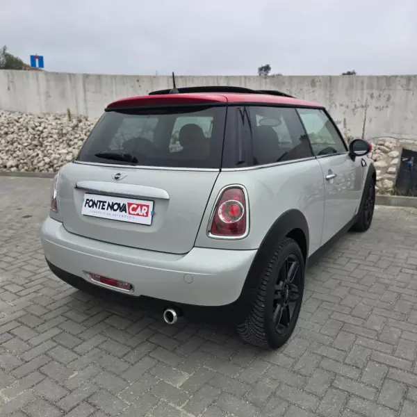MINI 3 Portas 2011 - 11850 EUR, 158400 km - AUTO.MOTO.pt - 158400km - foto 4 de 24