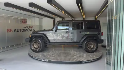 Jeep Wrangler Unlimited 2018 - 49500 EUR, 104894 km - AUTO.MOTO.pt - 104894km - foto 15 de 63