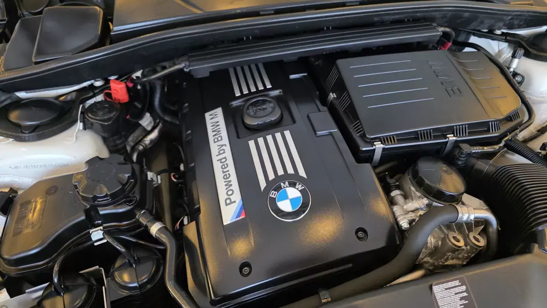 BMW 1M Coupe 2012 - 67500 EUR, 67790 km - AUTO.MOTO.pt - 67790km - foto 30 de 61