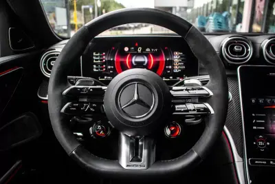Mercedes-Benz C 63 AMG 2024 - 99450 EUR, 46345 km - AUTO.MOTO.pt - 46345km - foto 14 de 50