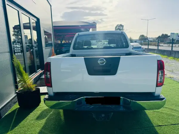 Nissan Navara 2012 - 21500 EUR, 140000 km - AUTO.MOTO.pt - 140000km - foto 11 de 19