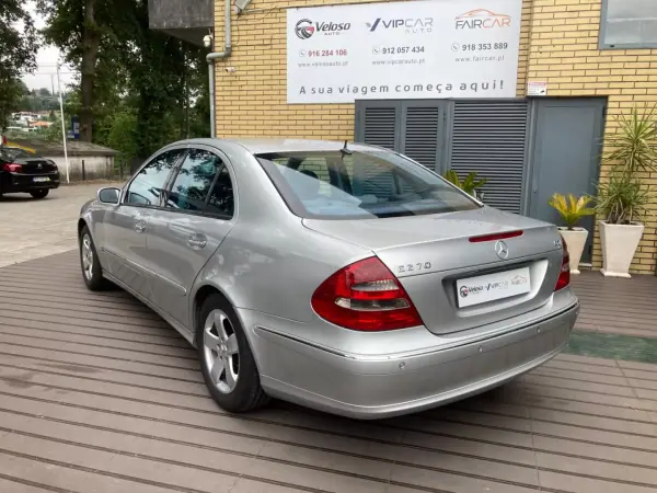 Mercedes-Benz E 270 2002 - 9250 EUR, 299650 km - AUTO.MOTO.pt - 299650km - foto 9 de 20