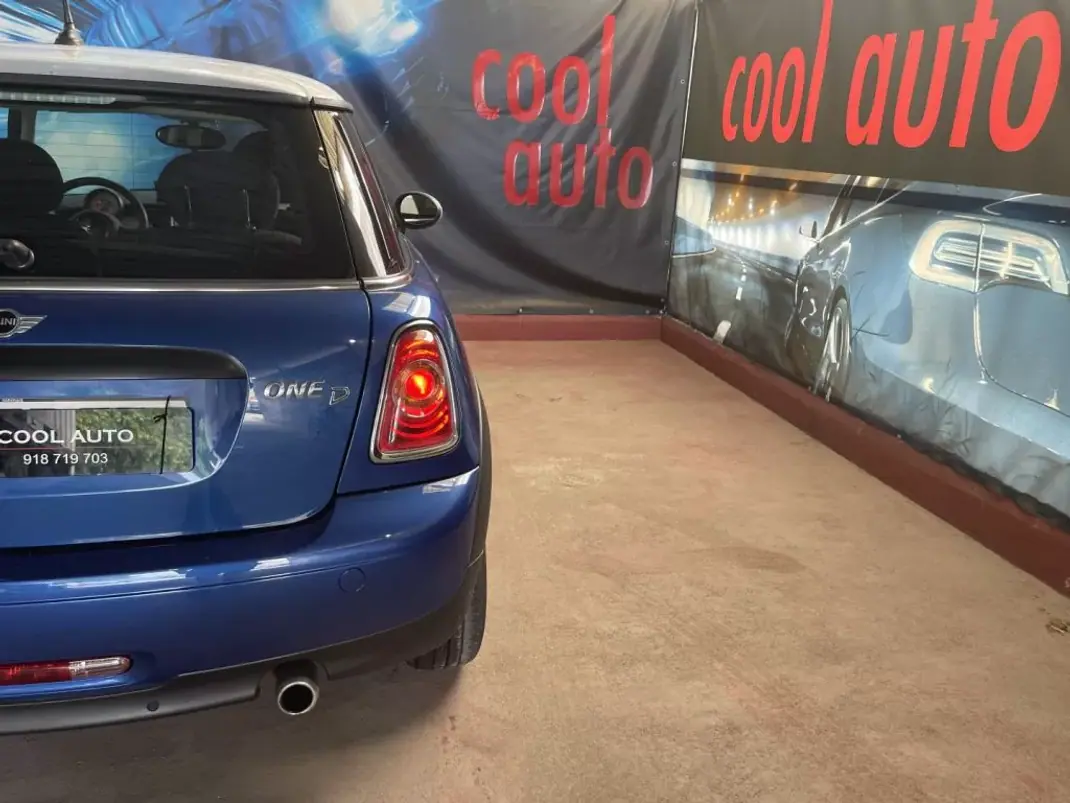 MINI One 2011 - 8500 EUR, 230000 km - AUTO.MOTO.pt - 230000km - foto 16 de 35