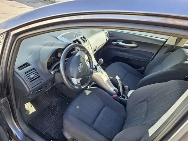 Toyota Auris 2007 - 5990 EUR, 286953 km - AUTO.MOTO.pt - 286953km - foto 12 de 12