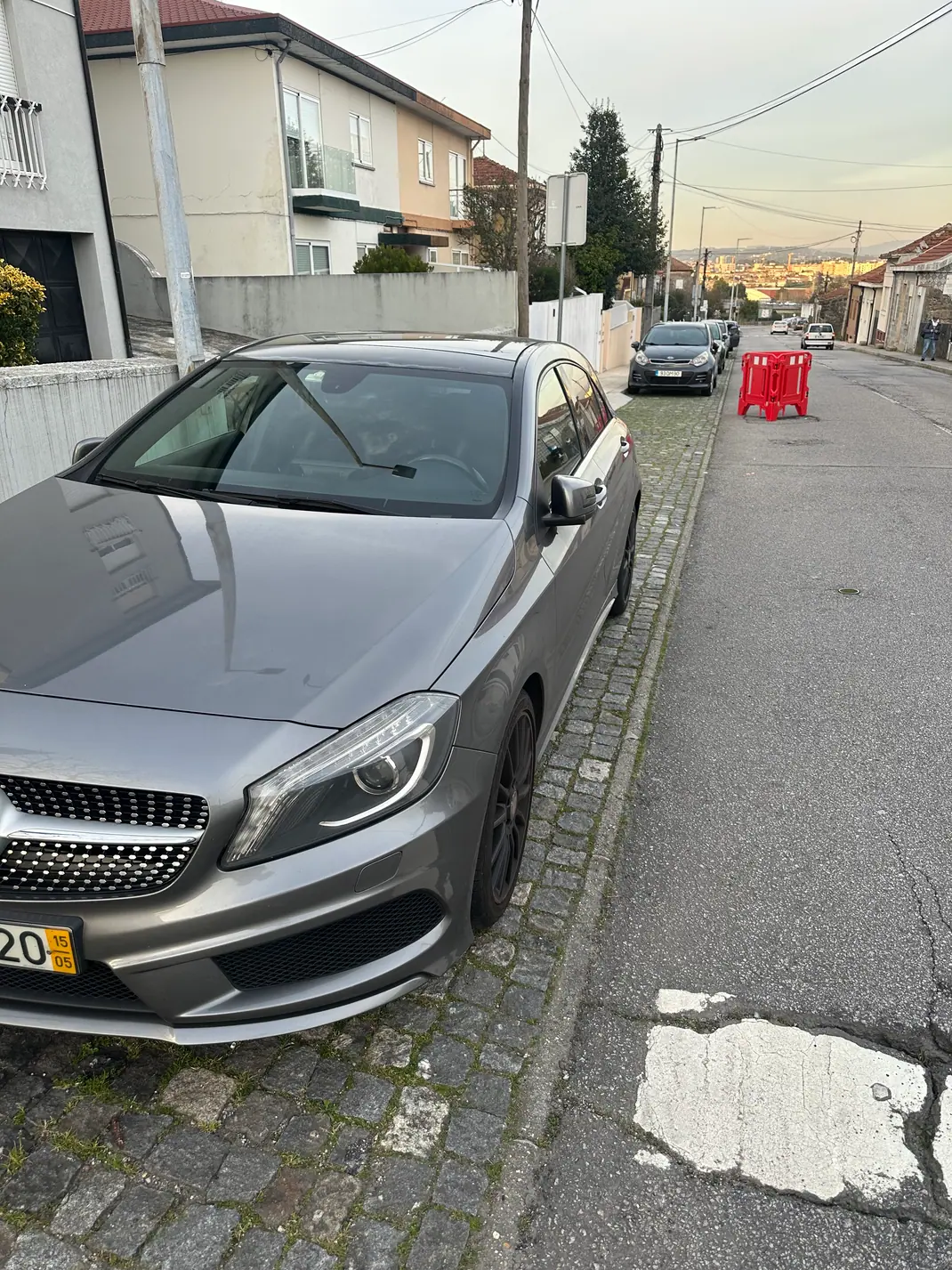 Mercedes-Benz A 180 2015 - 13000 EUR, 230000 km - AUTO.MOTO.pt - 230000km - foto 3 de 7