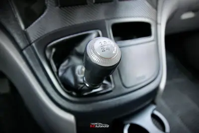 Hyundai 2008 - 8300 EUR, 161000 km - AUTO.MOTO.pt - 161000km - foto 13 de 16