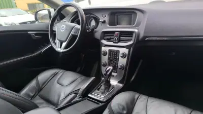 Volvo V40 2014 - 11900 EUR, 205000 km - AUTO.MOTO.pt - 205000km - foto 11 de 20