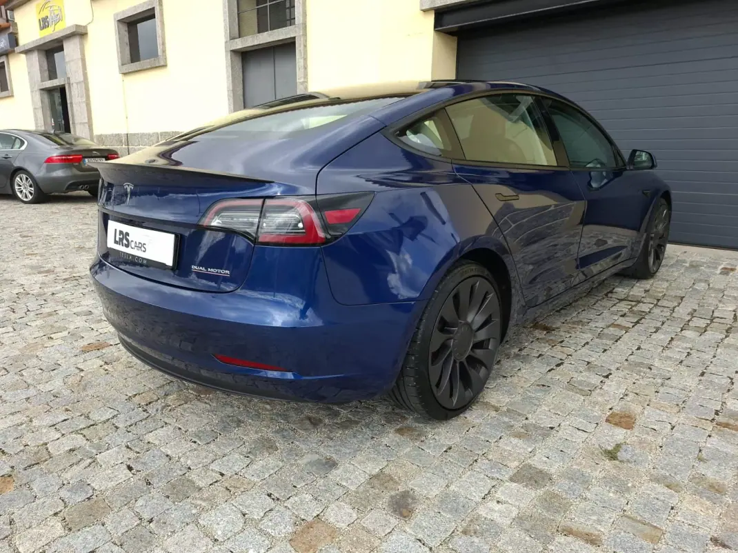 Tesla Model 3 2021 - 35990 EUR, 43640 km - AUTO.MOTO.pt - 43640km - foto 6 de 17