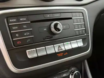 Mercedes-Benz CLA 180 2017 - 19999 EUR, 160000 km - AUTO.MOTO.pt - 160000km - foto 18 de 26