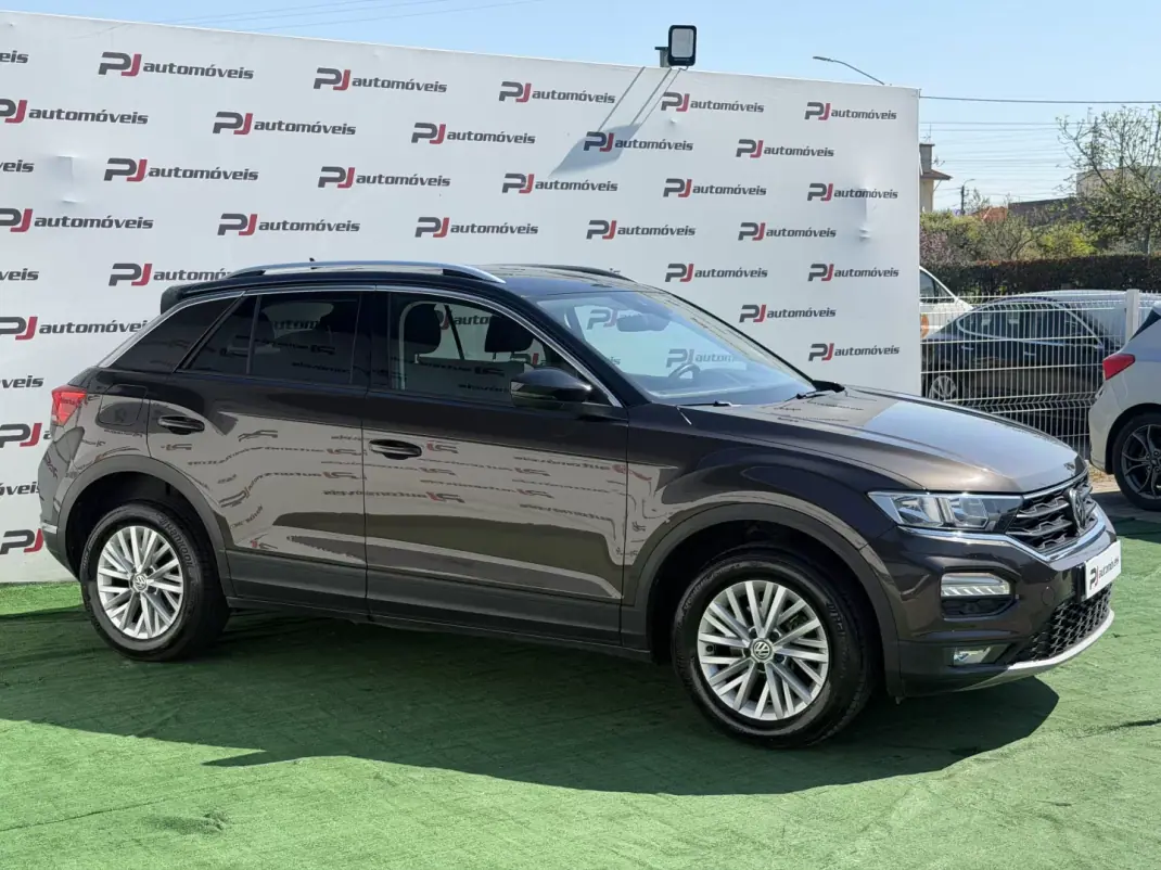 Volkswagen T-Roc 2018 - 16990 EUR, 102000 km - AUTO.MOTO.pt - 102000km - foto 5 de 12