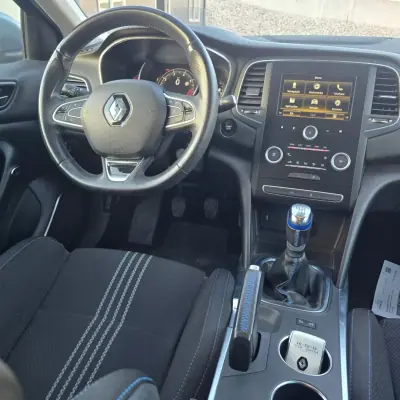 Renault Mégane 2016 - 12950 EUR, 114140 km - AUTO.MOTO.pt - 114140km - foto 16 de 42