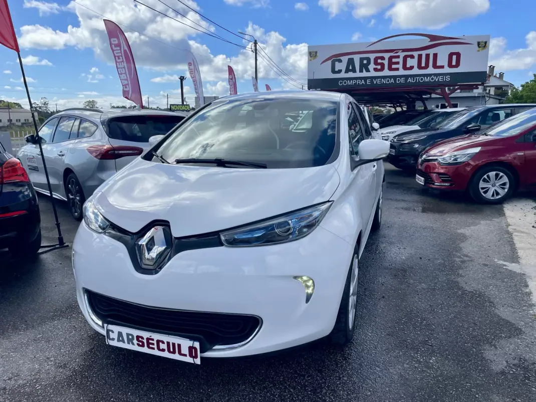 Renault Zoe 2019 - 12750 EUR, 46662 km - AUTO.MOTO.pt - 46662km - foto 1 de 32