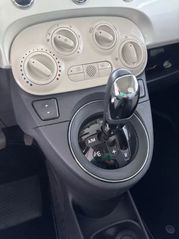 Fiat 500C 2010 - 9490 EUR, 105432 km - AUTO.MOTO.pt - 105432km - foto 10 de 14
