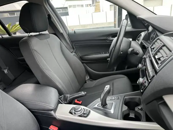 BMW 116 2016 - 12900 EUR, 220000 km - AUTO.MOTO.pt - 220000km - foto 47 de 51