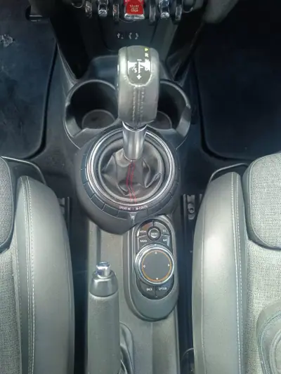 MINI Cooper S 2016 - 16000 EUR, 232000 km - AUTO.MOTO.pt - 232000km - foto 28 de 46