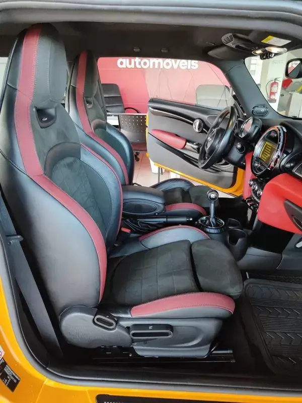 MINI John Cooper Works 2015 - 21500 EUR, 91950 km - AUTO.MOTO.pt - 91950km - foto 18 de 38