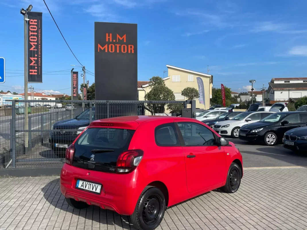 Peugeot 108 2015 - 8300 EUR, 118000 km - 118000km - foto 4 de 8