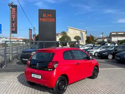 Peugeot 108 2015 - 8300 EUR, 118000 km - AUTO.MOTO.pt - 118000km - foto 4 de 8