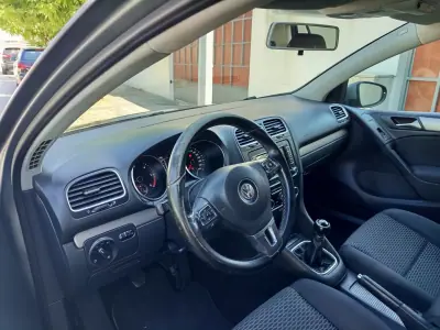 Volkswagen Golf 2010 - 8490 EUR, 178000 km - AUTO.MOTO.pt - 178000km - foto 12 de 18