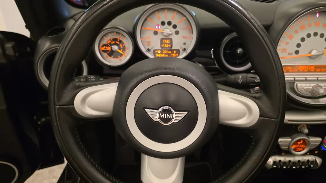 MINI Cooper 2010 - 9900 EUR, 144067 km - AUTO.MOTO.pt - 144067km - foto 38 de 56