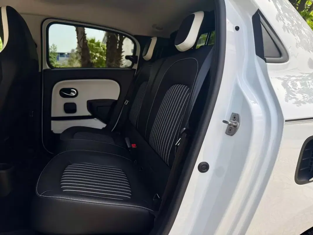 Renault Twingo 2021 - 9890 EUR, 158900 km - AUTO.MOTO.pt - 158900km - foto 10 de 33
