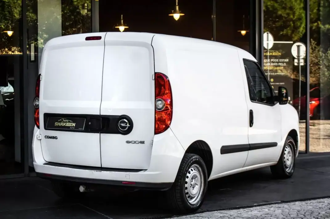 Opel COMBO 2012 - 6800 EUR, 158642 km - 158642km - foto 4 de 23