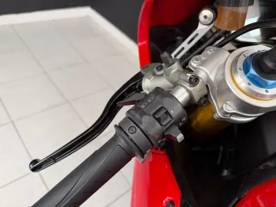 Ducati Panigale 1299 2016 - 17500 EUR, 11358 km - AUTO.MOTO.pt - 11358km - foto 26 de 38