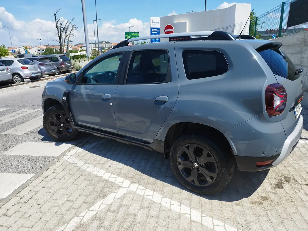 Dacia Duster 2022 - 18950 EUR, 28426 km - AUTO.MOTO.pt - 28426km - foto 5 de 10