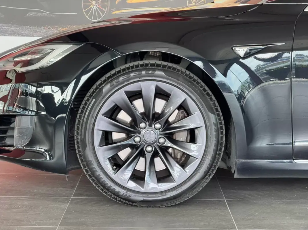 Tesla Model S 2017 - 25990 EUR, 151612 km - 151612km - foto 8 de 23