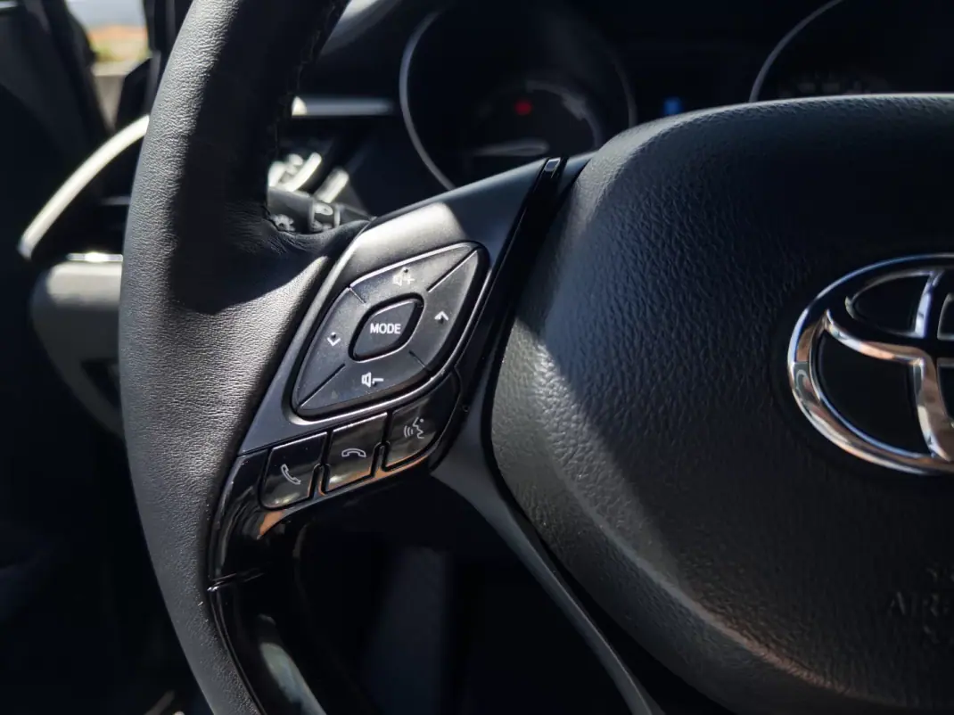 Toyota C-HR 2019 - 22990 EUR, 92000 km - AUTO.MOTO.pt - 92000km - foto 15 de 43