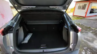 Peugeot 2008 2021 - 17999 EUR, 118000 km - AUTO.MOTO.pt - 118000km - foto 19 de 31