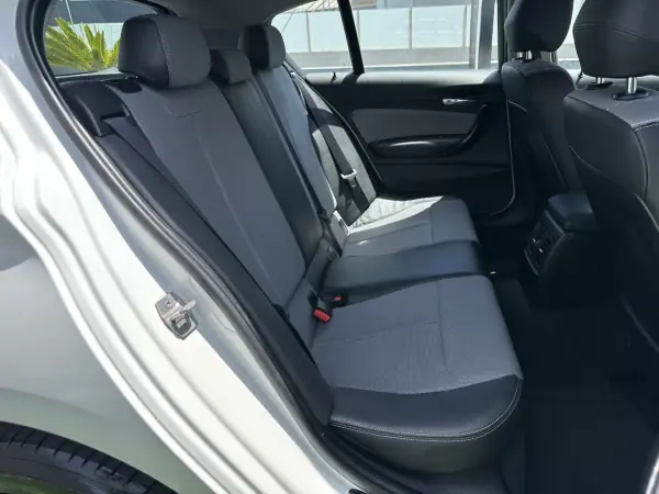 BMW 118 2015 - 16000 EUR, 220000 km - AUTO.MOTO.pt - 220000km - foto 46 de 65
