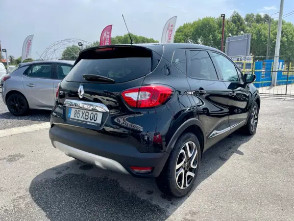 Renault Captur 2013 - 12250 EUR, 161056 km - AUTO.MOTO.pt - 161056km - foto 6 de 30