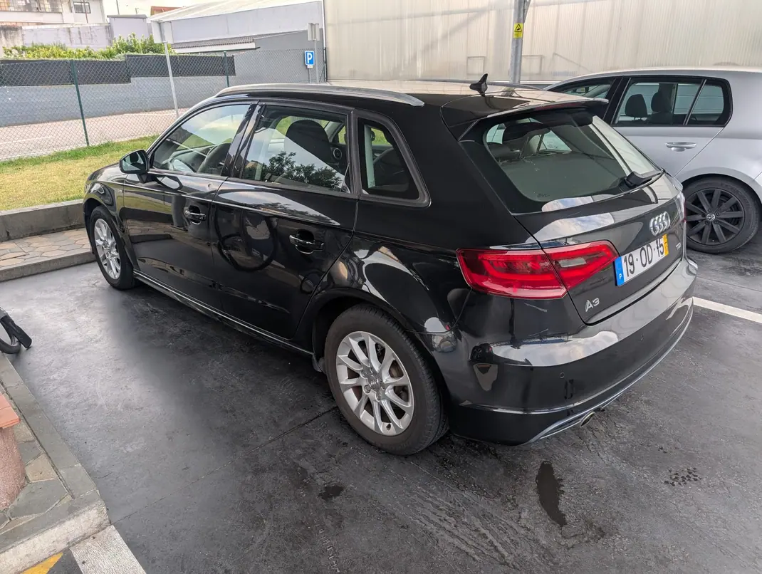 Audi A3 Sportback 2013 - 9500 EUR, 210000 km - 210000km - foto 7 de 9