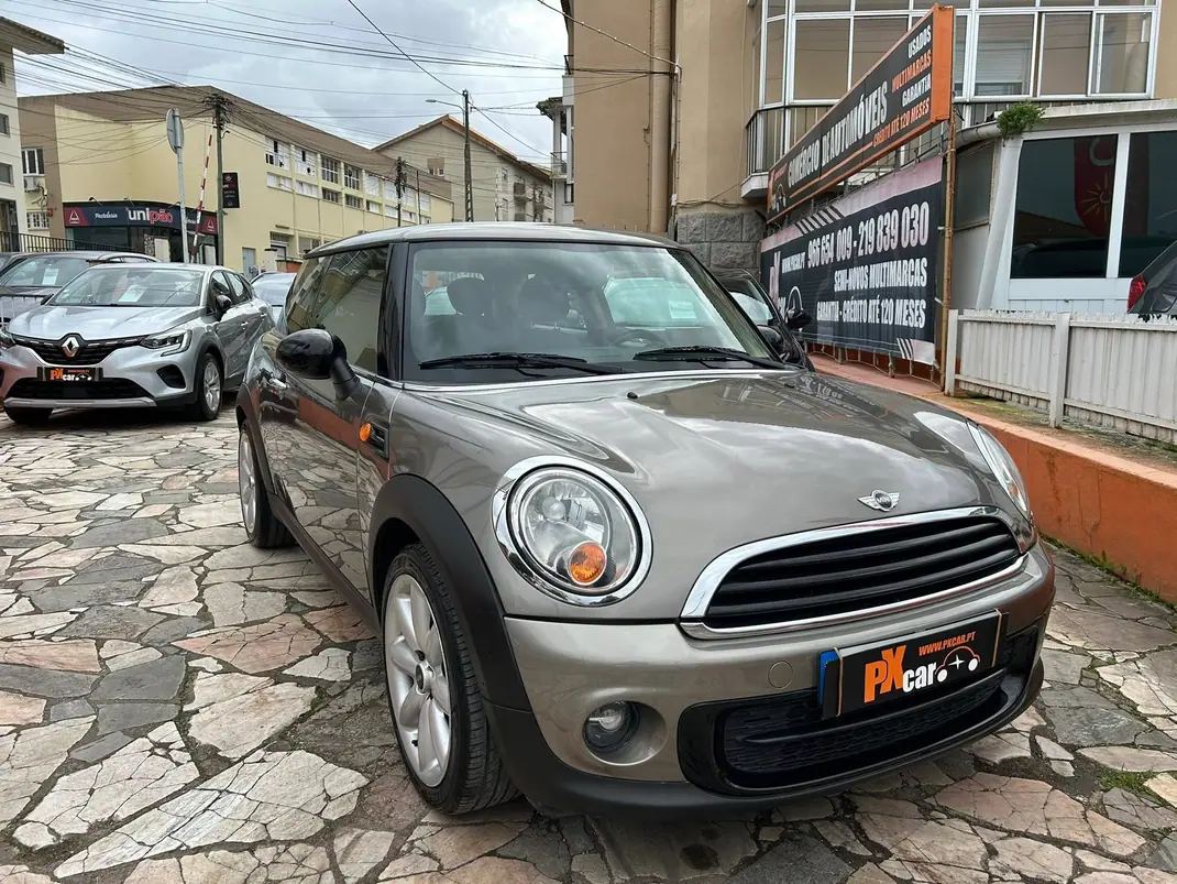 MINI One 2011 - 8700 EUR, 220000 km - AUTO.MOTO.pt - 220000km - foto 1 de 31