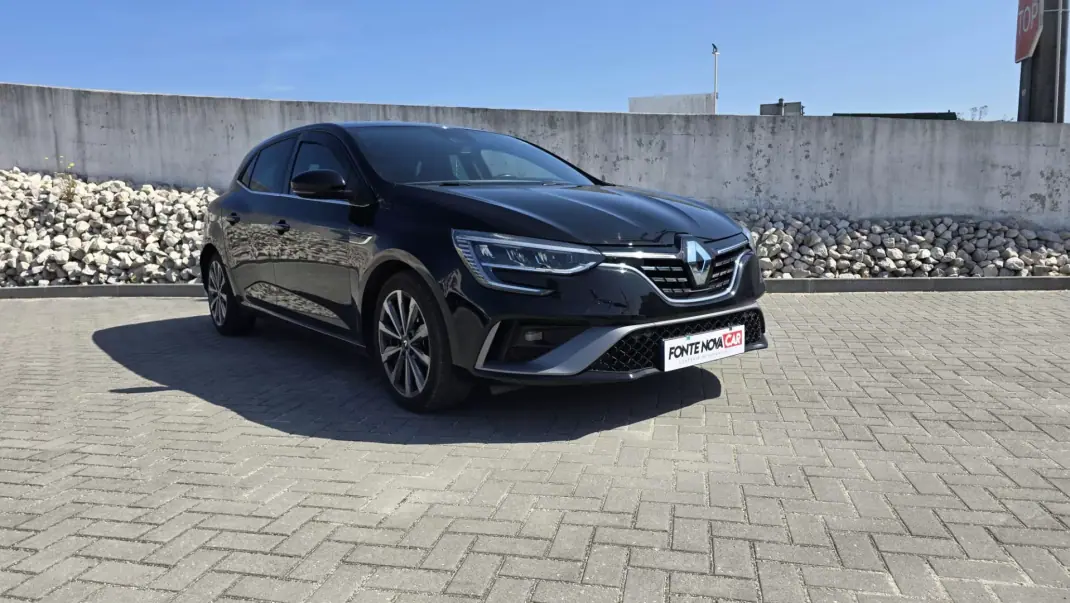 Renault Mégane 2021 - 18450 EUR, 67800 km - AUTO.MOTO.pt - 67800km - foto 6 de 19