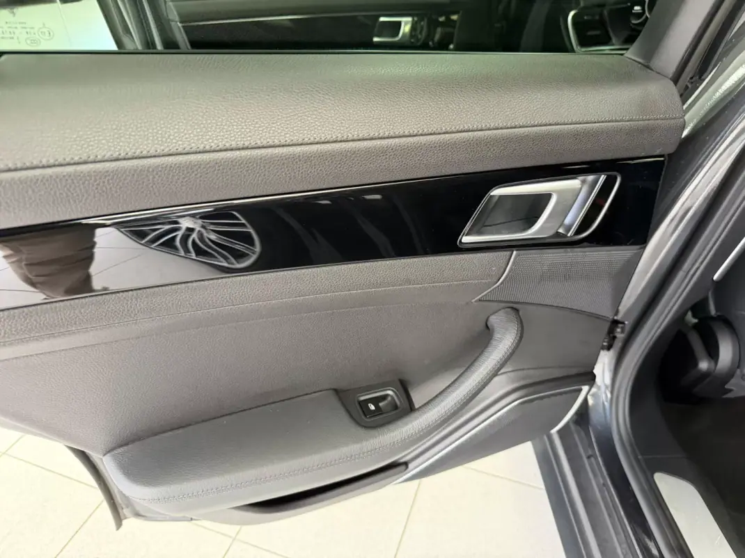 Porsche Panamera Sport Turismo 2017 - 46500 EUR, 283038 km - 283038km - foto 17 de 28