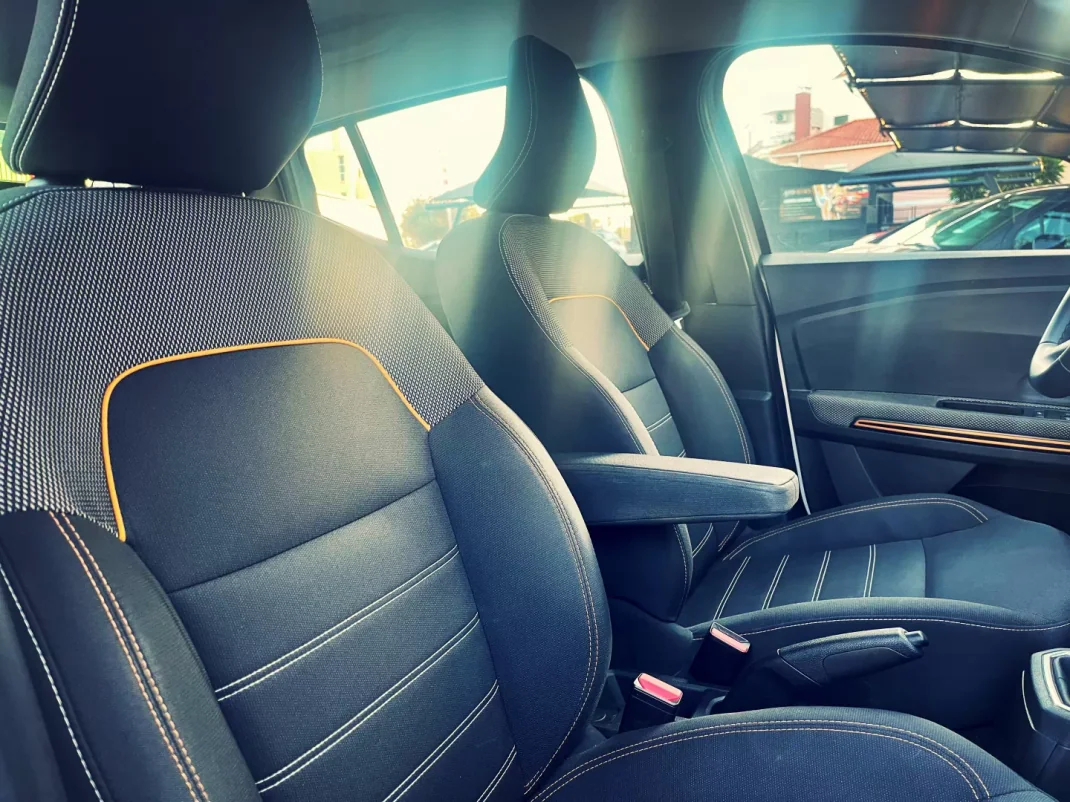 Dacia Sandero 2022 - 15500 EUR, 53000 km - AUTO.MOTO.pt - 53000km - foto 10 de 14