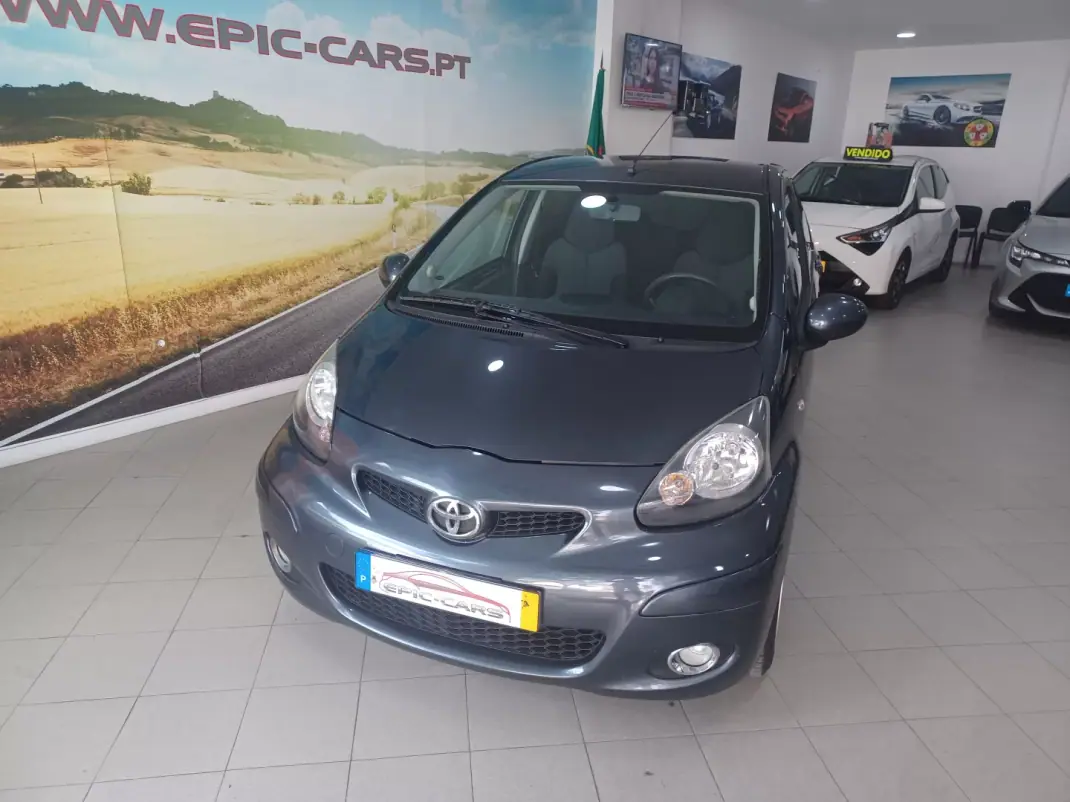 Toyota Aygo 2011 - 6790 EUR, 110561 km - AUTO.MOTO.pt - 110561km - foto 3 de 33